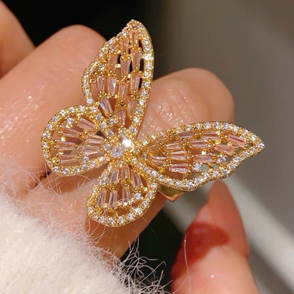 Elegant Gold Butterfly Ring